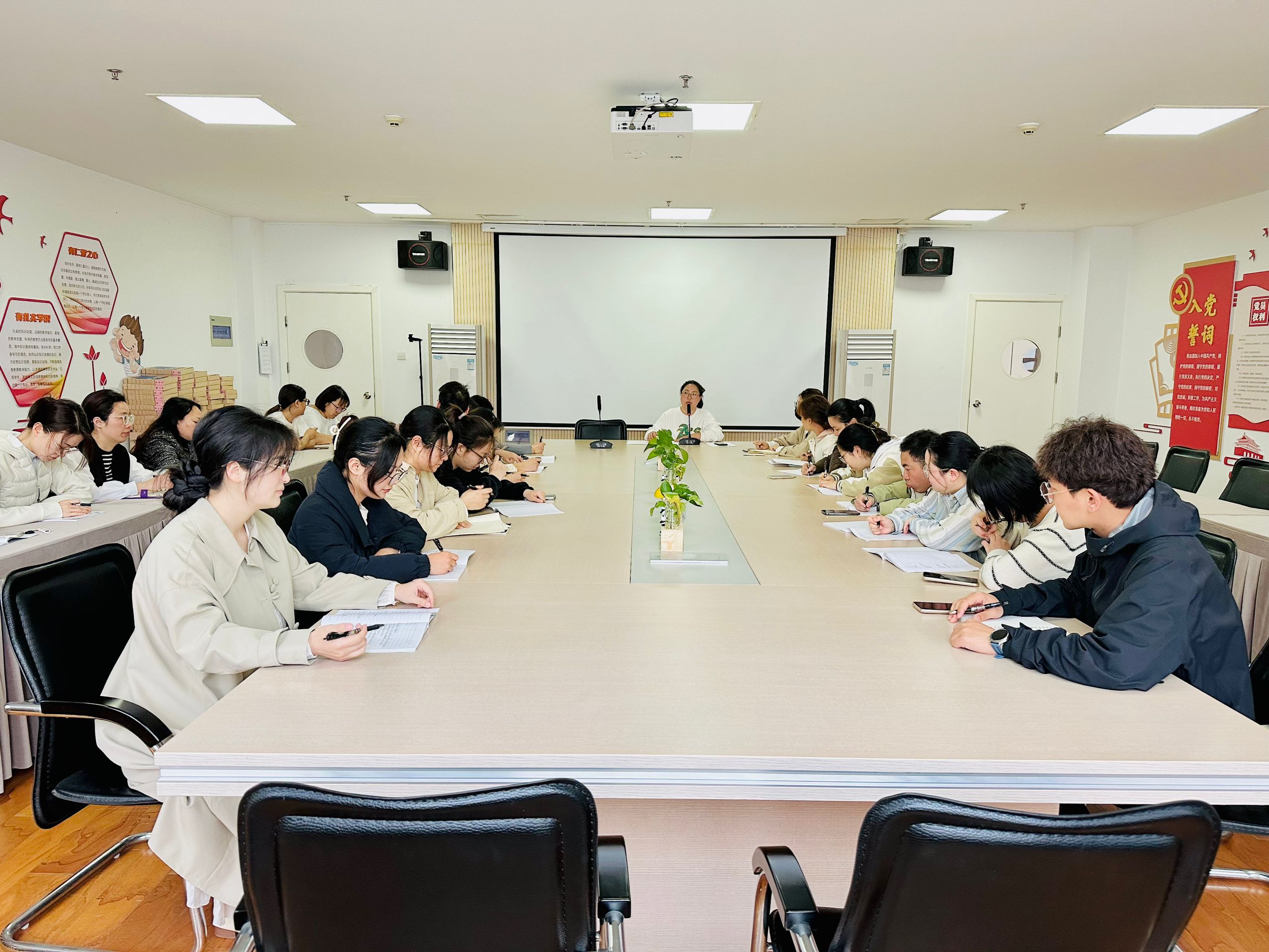 4eabcbfb07b7761186e7f06fd8e7b7ab.png 4eabcbfb07b7761186e7f06fd8e7b7ab.png